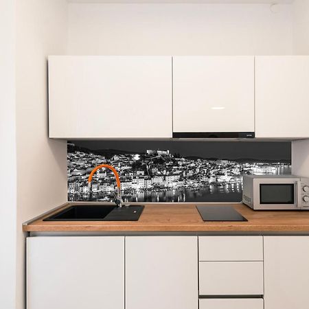 Studio Apartman Max Center Of The Old Town Free Parking Beautiful View 시베니크 외부 사진