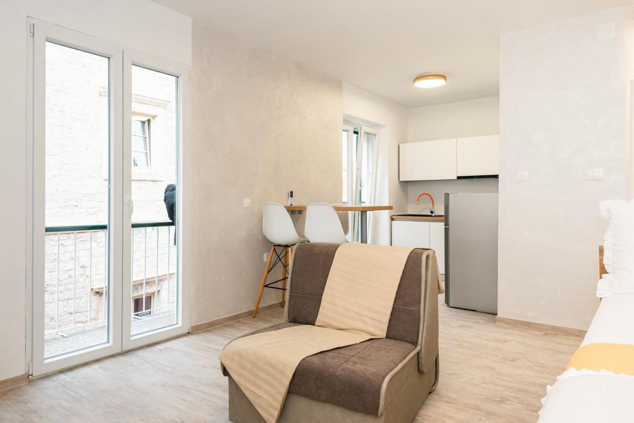 Studio Apartman Max Center Of The Old Town Free Parking Beautiful View 시베니크 외부 사진