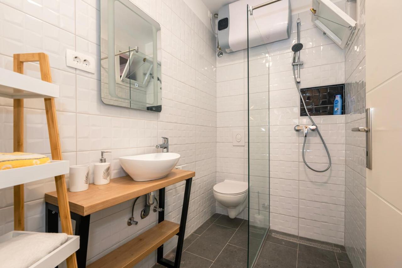 Studio Apartman Max Center Of The Old Town Free Parking Beautiful View 시베니크 외부 사진