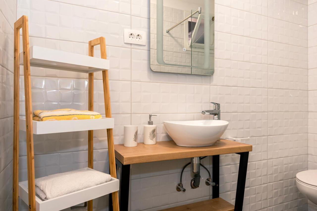 Studio Apartman Max Center Of The Old Town Free Parking Beautiful View 시베니크 외부 사진